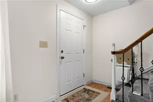 2701 N Kings Arms Cir, Centerville, OH 45440 - Photo 5