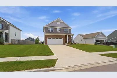 320 Chevington, Tipp City, OH 45371 - Photo 5