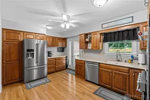 994 Meadow Ln, Xenia, OH 45385 - Photo 11