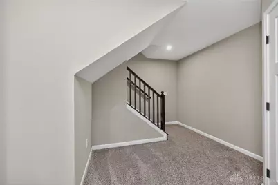 405 Bethpage Way, Turtlecreek Twp, OH 45036 - Photo 7