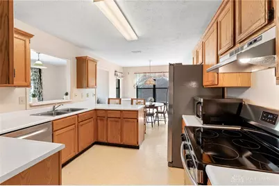 8848 Trowbridge Way, Huber Heights, OH 45424 - Photo 13