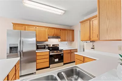 8848 Trowbridge Way, Huber Heights, OH 45424 - Photo 9