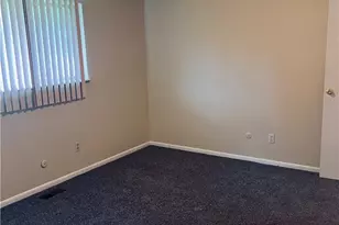 5212 Greencroft Dr, Trotwood, OH 45426 - Photo 9