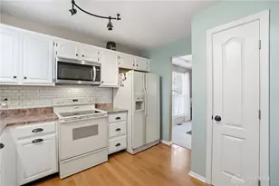 4328 Mantell Ct, Bellbrook, OH 45440 - Photo 9