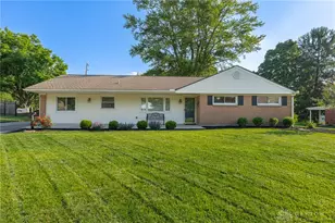 152 Blackstone Dr, Centerville, OH 45459 - Photo 1