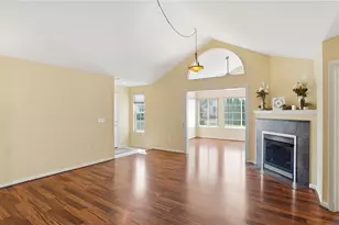 7026 Creekside Cir, Fairborn, OH 45324 - Photo 9