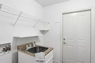 7026 Creekside Cir, Fairborn, OH 45324 - Photo 17