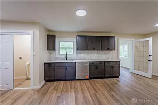 4044 Whitestone Ct, Trotwood, OH 45416 - Photo 9
