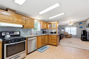 137 S Point Dr, Fairborn, OH 45324 - Photo 9