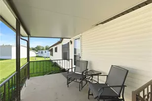 137 S Point Dr, Fairborn, OH 45324 - Photo 3