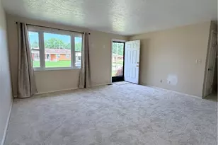 7709 Stockholm Dr, Huber Heights, OH 45424 - Photo 3
