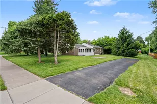 1 Castle Dr, Kettering, OH 45429 - Photo 5