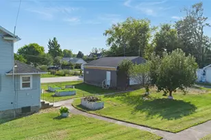 111 N Church St, New Carlisle, OH 45344 - Photo 5