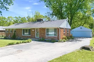 3915 Knollwood Dr, Beavercreek, OH 45432 - Photo 1