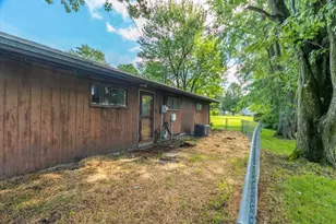 104 S Grant St, Christiansburg, OH 45389 - Photo 21