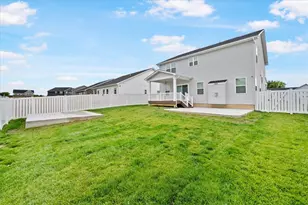 1812 Wildflower Rd, Fairborn, OH 45324 - Photo 5