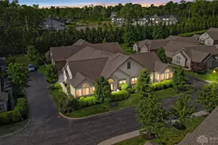 2419 Locust Hill Blvd, Beavercreek, OH 45431 - Photo 1