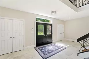 10521 Watch Hill Ln, Washington Twp, OH 45458 - Photo 11