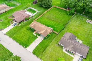 1601 George Washington Dr, Beavercreek, OH 45432 - Photo 9