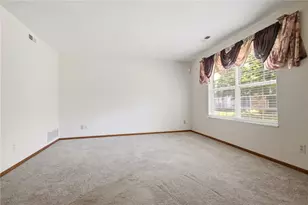 5701 Leyden Ln, Huber Heights, OH 45424 - Photo 7