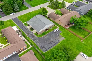 7709 Essington Cir, Washington Twp, OH 45459 - Photo 5
