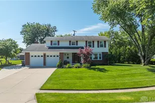 7018 Woodcroft Dr, Englewood, OH 45322 - Photo 1