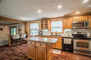 7018 Woodcroft Dr, Englewood, OH 45322 - Photo 7