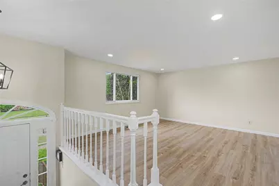 641 Mariclaire Avenue, Dayton, OH 45377 - Photo 7
