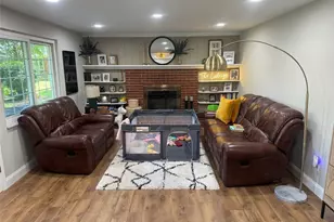 2165 E Oak Tree Dr, Dayton, OH 45440 - Photo 5