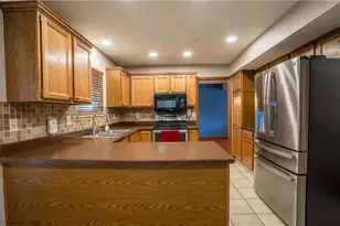 8751 Cannondale Ln, Huber Heights, OH 45424 - Photo 7