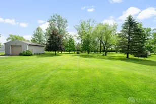 1316 Graceland Dr, Fairborn, OH 45324 - Photo 75