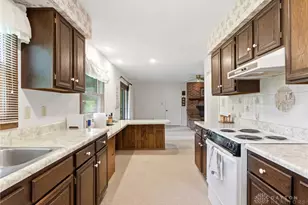 313 Towncrest Dr, Beavercreek, OH 45434 - Photo 13