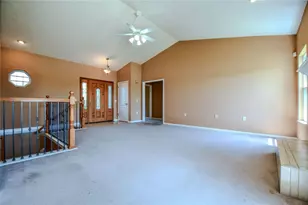 6380 Pin Oak Ct, Huber Heights, OH 45424 - Photo 7