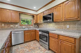 10619 Frederick Pike, Butler Twp, OH 45377 - Photo 15