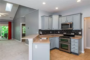 3366 Darbyshire Dr, Beavercreek, OH 45440 - Photo 11