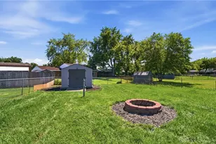 4818 Creeknoll Ct, Huber Heights, OH 45424 - Photo 11