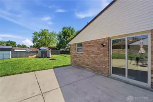 4818 Creeknoll Ct, Huber Heights, OH 45424 - Photo 9