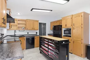 306 Village Ct, Fairborn, OH 45324 - Photo 5