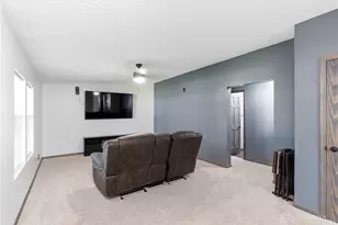 306 Village Ct, Fairborn, OH 45324 - Photo 9