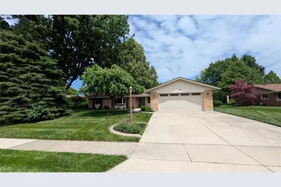 5686 Oak Valley, Kettering, OH 45440 - Photo 1