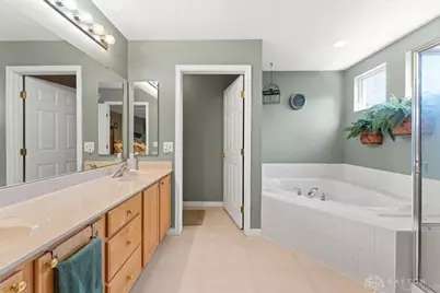2942 Whispering, Beavercreek, OH 45431 - Photo 9