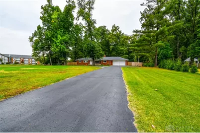7821 Lois Circle, Miami Township, OH 45459 - Photo 3