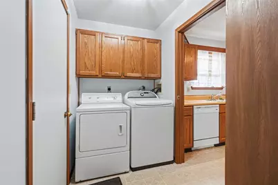 815 Spring Lake Circle, Enon, OH 45323 - Photo 35