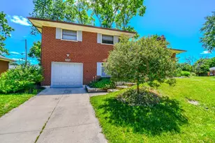 3836 Benfield Dr, Kettering, OH 45429 - Photo 3