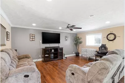 5713 Hubbard Court, Huber Heights, OH 45424 - Photo 7