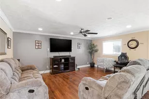 5713 Hubbard Ct, Huber Heights, OH 45424 - Photo 7