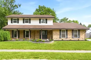1419 King Richard Pkwy, West Carrollton, OH 45449 - Photo 1