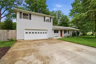 1684 Pierce Dr, Beavercreek, OH 45432 - Photo 3