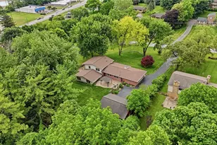 2756 Cottonwood Dr, Springfield Twp, OH 45504 - Photo 5