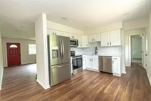 2374 Trinity Dr, Turtlecreek Twp, OH 45044 - Photo 9
